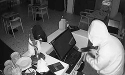 Beylikdüzü'nde 3 işyerinden toplam 51 bin 500 TL çalan hırsızlar kamerada