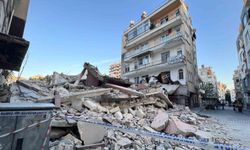 Bina yıkımı sırasında bitişik bina zarar gördü, facia ucuz atlatıldı