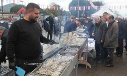 Binlerce vatandaş hamsi festivalinde buluştu: 7 ton hamsi tüketildi