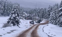 Bolu'nun yükseklerinde kar kalınlığı 10 santimetreye ulaştı