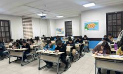 Büyükşehir Eğitim Merkezlerinde yapılan deneme sınavına bin 350 öğrenci katıldı