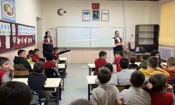 Çanakkale'de jandarma ekipleri KADES ve güvenlik hakkında bilgilendirdi