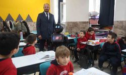 Çocuklar şivlilikle paylaşmayı ve zorbalığın kötülüğünü okula gelen robottan dinledi