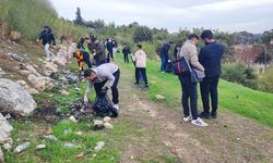 Çöpleri belediye yerine gönüllüler topladı