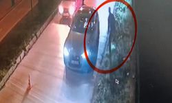 Dehşet saçan aracın polise çarpma anı kameraya yansıdı