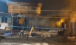 Diyarbakır'da hırdavat dükkanı alevlere teslim oldu