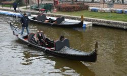 Dondurucu soğuklara rağmen gondol keyfi Eskişehir'in gezi rutininden çıkmadı