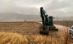 DSİ'ye ait kepçenin çalınıp define arandığı iddiası