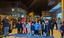 Dünya şampiyonu Zehra'yı mahalle sakinleri törenle karşıladı