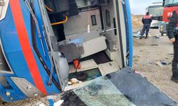 (Düzeltme) Cezaevi nakil aracı devrildi, 7 jandarma ve 2 Adalet Bakanlığı personeli yaralandı