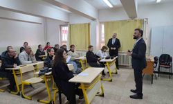 Efeler'de Öğretmenlere Topçu'nun Eğitim Felsefesi Anlatıldı