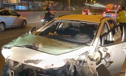 Ehliyetsiz genç, ağabeyinin otomobili ile makas atarken kaza yaptı