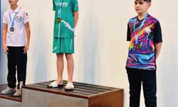 Elazığ paletli yüzme yarışlarında dünya 3.'sü oldu