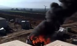 Elazığ'da park halindeki araç alev alev yandı