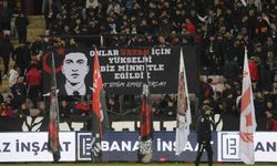 Es-Es taraftarı hava şehidi Emre Mercan'ı unutmadı