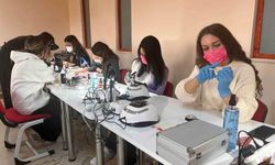 Eskişehir'de Türkiye'nin kamuya ait ilk protez tırnak atölyesi açıldı