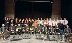 Eskişehir'de 'Türkülerle ısınan gece' 'Türk Halk Müziği Konseri' yoğun ilgi gördü