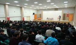 Fakirullahoğlu'ndan 15 Temmuz Şehitleri Anadolu İHL'de konferans