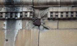 Gaziantep'te Fransız zulmünün 104 yıllık izi: Sivil halka atılan top mermisi hala duvarda duruyor