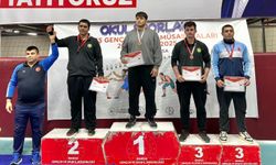 Genç güreşçiler Manisa'da mindere çıktı