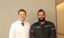 Genç motokurye bağırsak kanserinden ameliyat olmadan kurtuldu