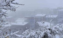 Hakkari'de kar yağışı yerini sise bıraktı