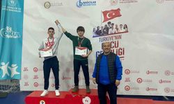 İhlas Koleji Güreş Takımı, İstanbul Şampiyonası'nda çifte başarıya imza attı