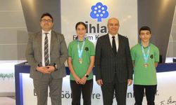 İhlas Koleji öğrencilerinden karatede çifte şampiyonluk