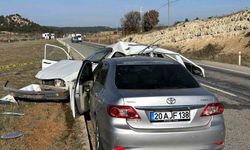 İki otomobilin çarpıştığı kazada yaşlı çift hayatını kaybetti