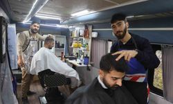 İlk kez görenleri şaşırtan mobil berber, bir 'Alo' ile müşterilerinin ayağına giderek VİP hizmet veriyor