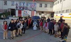 İlkokul öğrencilerine TOGG ile yerli ve milli robot tanıtıldı