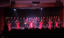 İnegöl Belediyesi THM Gençlik Korosu'ndan kulakların pasını silen konser