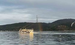 İstanbul Boğazı'nda gökkuşağı şöleni