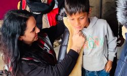 İstanbullu gönüllülerden Şanlıurfa'daki çocuklara hediye bot ve mont