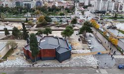 İstiklal Meydanı ve Kurtuluş Yolu'ndaki çalışmalar devam ediyor