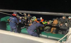 İzmir açıklarında 50 düzensiz göçmen yakalandı