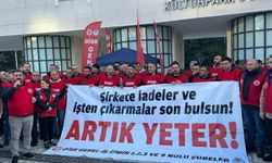 İzmir Büyükşehir işçileri: 'Arkadaşlarımız işe dönünceye dek mücadele sürecek'