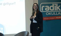 İzmir'de dev psikoloji zirvesi: Gençler geleceğe 'Radikal' bir bakış attı