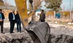 Kahramanmaraş'ta kepçeyle mozaik arandı