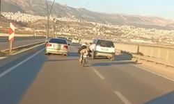 Kahramanmaraş'ta motosikletle tehlikeli sürüş kamerada