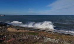Karadeniz'de dalgalar havadan görüntülendi