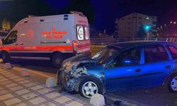 Karaman'da iki otomobil çarpıştı: 3 yaralı
