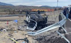 Karşı şerdi geçerek takla atan otomobilde 1 kişi hayatını kaybetti