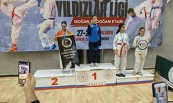 Kartepe Belediyespor karatecileri Sakarya'dan 9 madalyayla döndü