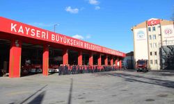 Kayseri Büyükşehir İtfaiyesi, Kırıkkale'deki kimya fabrikası yangınına destek için harekete geçti