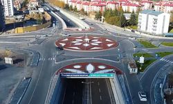 Kayseri Büyükşehir, kavşak peyzajı ile kentin vitrinine renk ve estetik katıyor