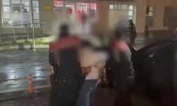 Kayseri'de 3 polis aracına çarparak kaçan suç makinası yakalandı