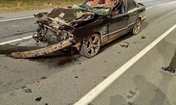 Kazada hurdaya dönen otomobil sürücüsü ağır yaralandı