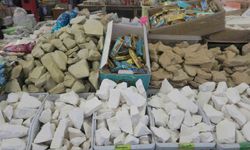 Kırgızistan'da vitamin ve mineral kaynağı olarak tüketilen toprak: Gulboto