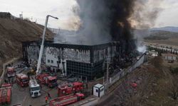 Kırıkkale'de kimya fabrikasındaki yangın kısmen kontrol altına alındı